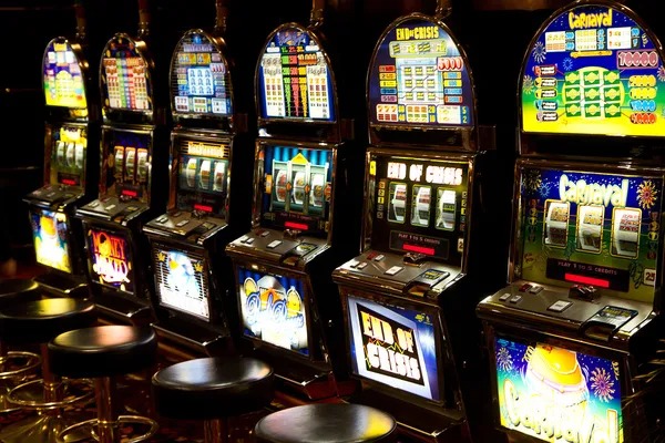 erek2 45 mobile site home screen showing slot games and tournaments